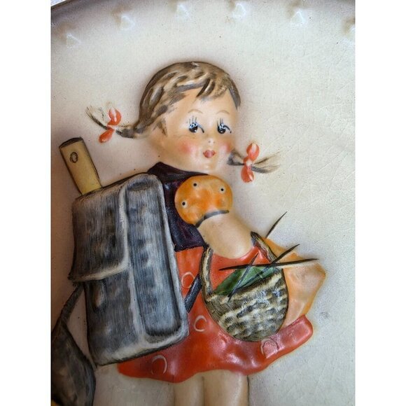 Hummel 1980 Annual Plate School Girl No 273 Goebel Germany 7.5 Inches - Picture 3 of 6